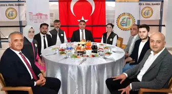 Düzce Valisi Selçuk Aslan, İl Özel İdaresi Personeliyle İftar Yaptı