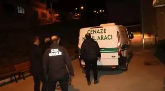 Erzincan'da maden kazasında hayatını kaybeden işçinin naaşı morga kaldırıldı