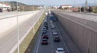 İstanbul-Samsun kara yolunda trafik yoğunluğu arttı