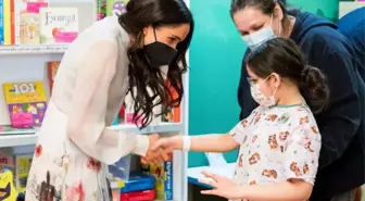 Meghan Markle çiçekli elbisesiyle dikkat çekti! Kate Middleton'a gizli mesaj mı yolladı?
