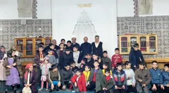 Erzurum'da Minik Kalpler Teravih Namazına Akın Etti