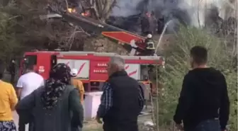 Uşak'ın Banaz ilçesinde çıkan yangında bir ev kullanılamaz hale geldi