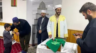 Hz. Muhammed'in Sakal-ı Şerifi Karlıova'da Ziyarete Açıldı