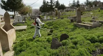 Kayseri'deki Mezarlıklarda Bayram Temizliği Yapıldı