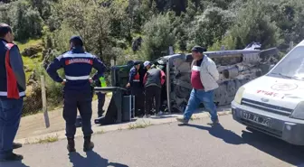 Çanakkale'de Panelvan Aracın Devrilmesi Sonucu 2 Kişi Yaralandı