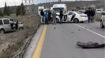 Ankara'da 2 aracın çarpışması sonucu 5 kişi yaralandı