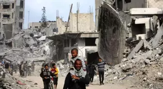 İsrail'in Han Yunus'tan çekilmesiyle binlerce kişi geri döndü