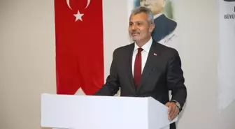 Hatay Büyükşehir Belediye Başkanı Mehmet Öntürk, YSK'nin kararına rağmen görevine devam ediyor