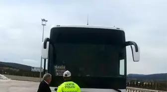 Eskişehir'de Otobüs Yolcularına Emniyet Kemeri Bilgilendirmesi