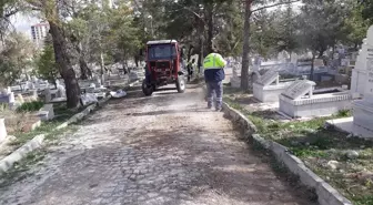 Sorgun Belediyesi Ramazan Bayramı öncesinde mezarlıklarda temizlik çalışması gerçekleştirdi