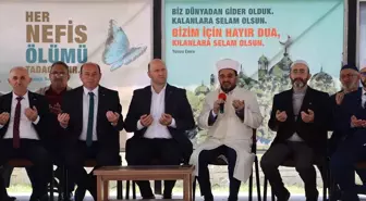 Ferizli'de Arife Günü Mezarlık Programı Düzenlendi