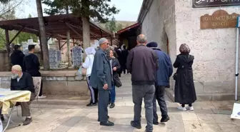 Aksaray'da Binlerce Vatandaş Kabristanları Ziyaret Etti