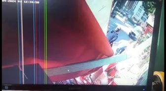 Kartal'da 1 kişinin yaralandığı balkon çökme anı kamerada