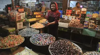 Tel Abyad ve Rasulayn'da Halk, Türkiye'nin Çabalarıyla Huzur İçinde Bayrama Giriyor