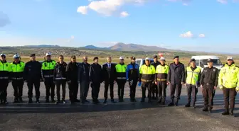 Uşak Valisi Turan Ergün, D-300 kara yolunda araç geçişine yasaklama getirdi