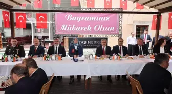 Afyonkarahisar'da Ramazan Bayramı Bayramlaşma Programı Gerçekleştirildi