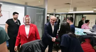 AK Parti Eskişehir Milletvekili Ayşen Gürcan ve İl Başkanı Gürhan Albayrak, Bayramda Görev Başındaki Güvenlik Güçlerini ve Sağlık Çalışanlarını Ziyaret Etti