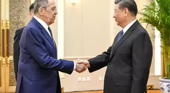 Çin Cumhurbaşkanı Xi Jinping, Rusya Dışişleri Bakanı Lavrov ile Görüştü