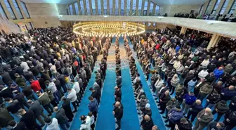 Diyanet İşleri Başkanı Erbaş, Şeyh Edebali Camii'nde Bayram Namazı Kıldırdı