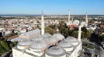 Edirne'de Binlerce Vatandaş Camilere Akın Etti