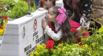 Edirnekapı Şehitliği'nde bayram yoğunluğu yaşandı