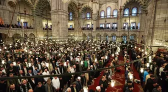 İstanbullular Ramazan Bayramı namazı için camilere akın etti