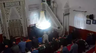Çorum'un Alaca ilçesinde köy sakinleri bayram kahvaltısında buluştu