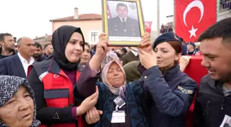 Pençe Kilit-2 operasyonunda şehit olan Piyade Uzman Çavuş Hikmet Aslan son yolculuğuna uğurlandı