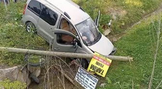 Samsun'da Hafif Ticari Araç Kazası: 1 Polis, 6 Kişi Yaralandı