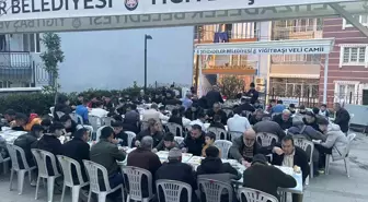 Manisa'da Yiğitbaşı Vakfı tarafından düzenlenen iftar sofraları