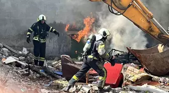 İzmit'te ısı yalıtım malzemelerinin bulunduğu kulübede yangın çıktı