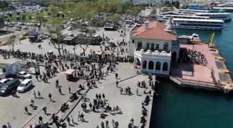 İstanbullular Bayramda Adalar'a Akın Etti