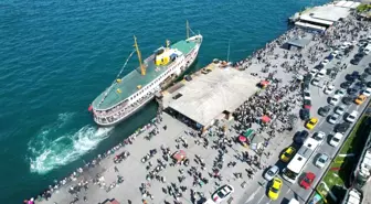 Ramazan Bayramı'nda Eminönü'nde Yoğunluk