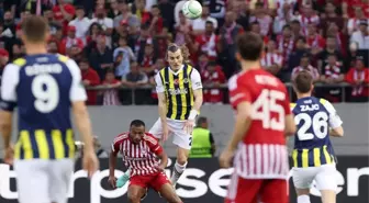 Tur İstanbul'a kaldı! Fenerbahçe, Olympiakos'a deplasmanda 3-2 yenildi