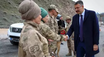 Hakkari Valisi Ali Çelik, kolluk kuvvetlerinin bayramını kutladı