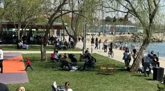 İstanbullular Ramazan Bayramı'nın son gününde sahilleri ve parkları tercih etti