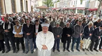 Sakarya ve Kocaeli'de Hamas lideri Heniyye'nin ailesi için gıyabi cenaze namazı kılındı