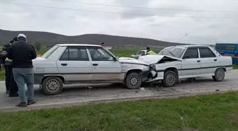 Tokat'ta Otomobil Çarpışması: 3 Kişi Yaralandı