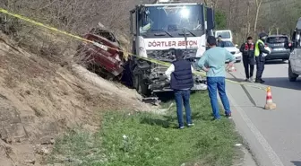 Samsun'da Beton Pompası Aracıyla Çarpışan Otomobilin Sürücüsü Hayatını Kaybetti