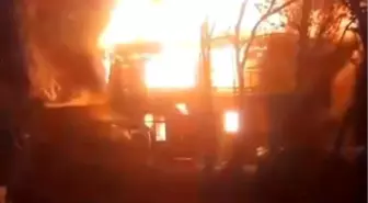 Rize'de çıkan yangında ahşap ev kullanılamaz hale geldi