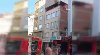 Balıkesir'de çatı yangını