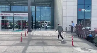 Önce sigara istediler, ardından darp edip bıçakladılar