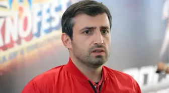 Selçuk Bayraktar'tan Hakkari fotosuna gelen provokatif yoruma alkış alan yanıt