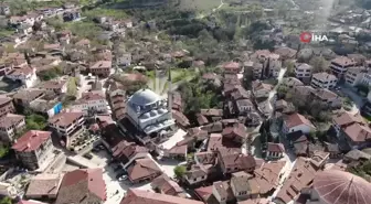 Asırlara meydan okuyan İzzet Mehmet Paşa Camii