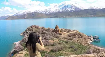 Van'da Temel Fotoğrafçılık Kursu Öğrencileri Akdamar Adası'nı Görüntüledi