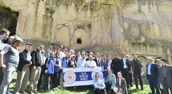 Kayseri Valisi ve Büyükşehir Belediye Başkanı Turizm Haftası'nda Gençlerle Buluştu