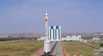 Çin, Shenzhou-18 Uzay Aracını Fırlatma Alanına Nakletti