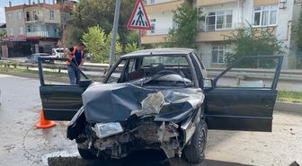 Sinop'un Boyabat ilçesinde otomobil devrildi, 2 kişi yaralandı