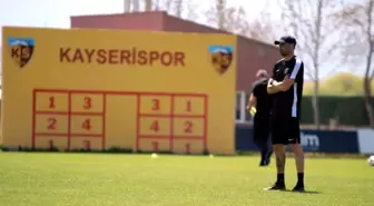 Kayserispor Teknik Direktörü Burak Yılmaz: Her puanın değerli olduğu riskli haftalara girdik