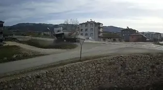 Tokat'ta beton mikseri ile otomobilin çarpışması sonucu 4 kişi yaralandı